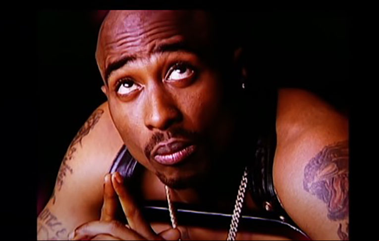 Tupac: Considerado um dos maiores nomes do rap norte-americano, Tupac morreu em 1996, aos 25 anos.
