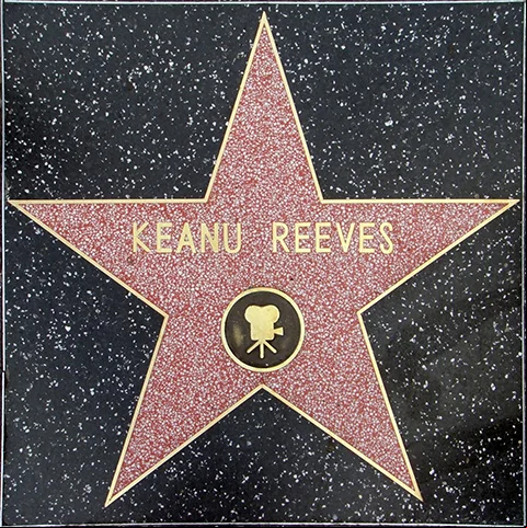 Desde o ano de 2005, Keanu Reeves tem uma estrela na Calçada da Fama em Los Angeles, na Califórnia.