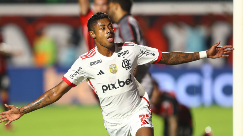 Atacante Bruno Henrique comemora gol no jogo Vitória x Flamengo, no Barradão, pelo Campeonato Brasileiro Série A 2025 