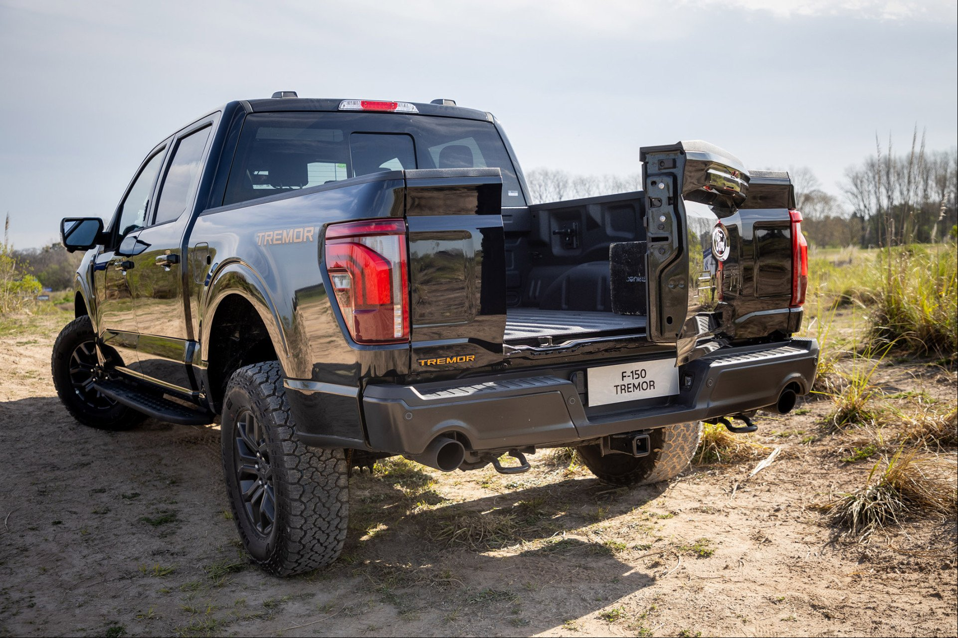 Traseira da nova Ford F-150 Tremor Traseira da nova Ford F-150 Tremor
